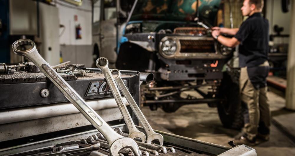 5 ویژگی که اتو سرویس و تعویض روغن خودرو جعفریان در ایلام دارد